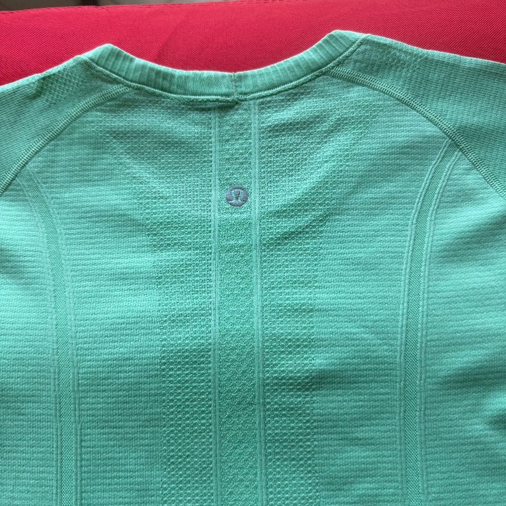 Lululemon top